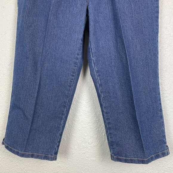 Kim Rogers Women’s Capri Jeans Size 12 Blue Denim Medium Wash Embroidered Pocket - Picture 3 of 14